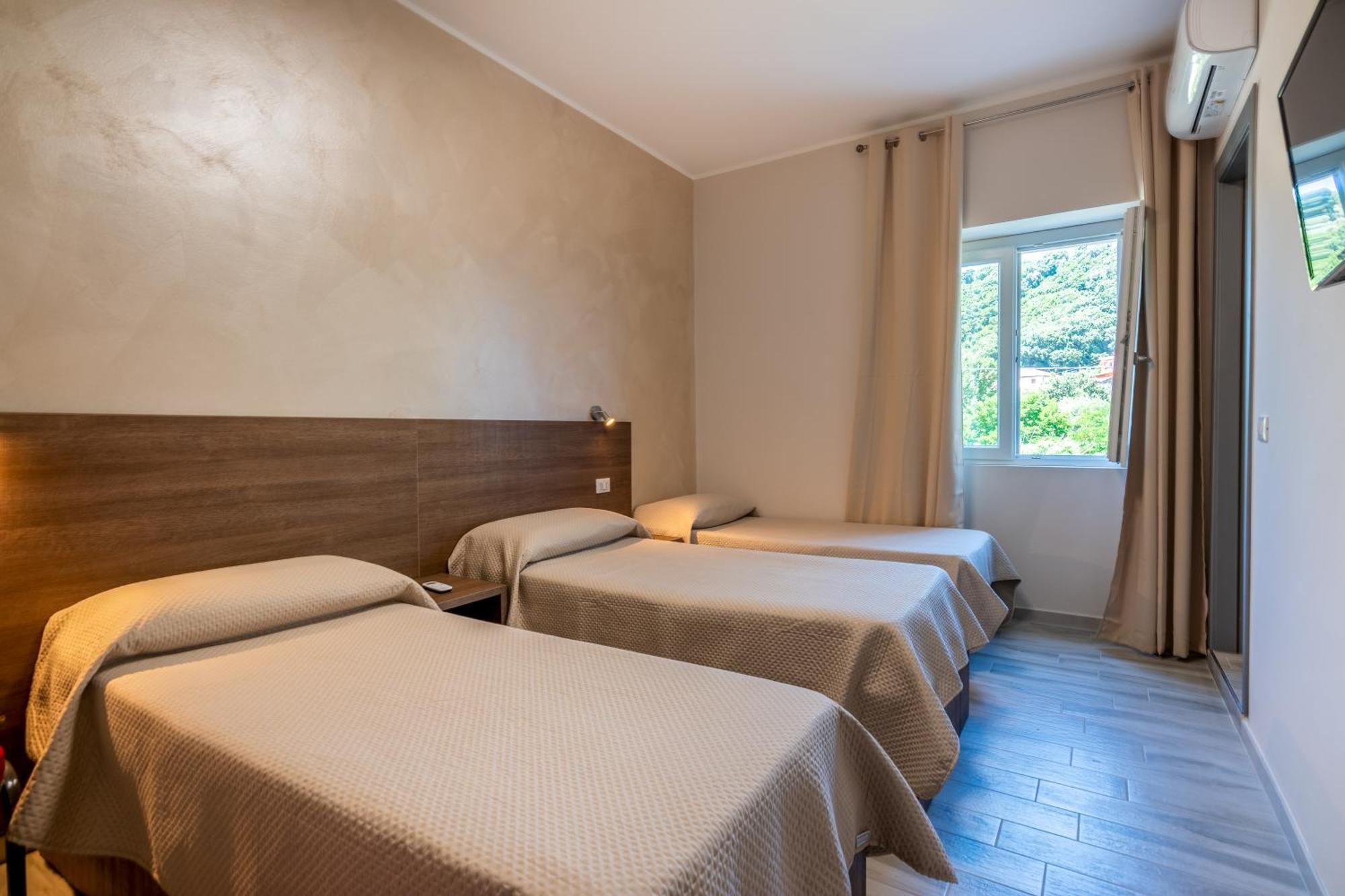 Hotel Ristorante La Mimosa Lamezia Terme Extérieur photo